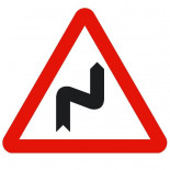 Señal de tráfico peligro curvas peligrosas hacia la derecha